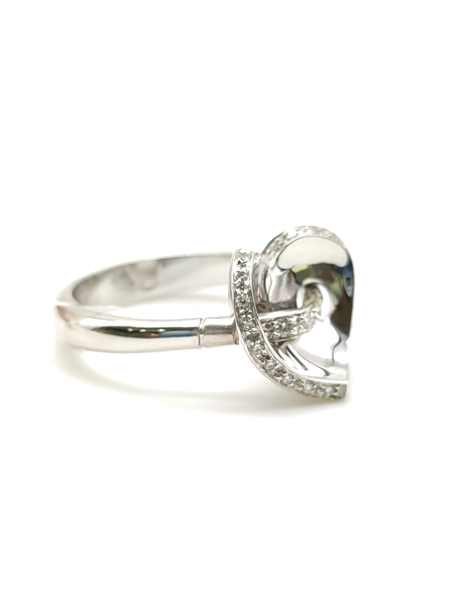 Heart-shaped white gold ring with 0.16ct diamonds