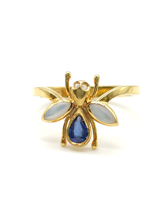 Gold ring with sapphire, mother of pearl and diamonds