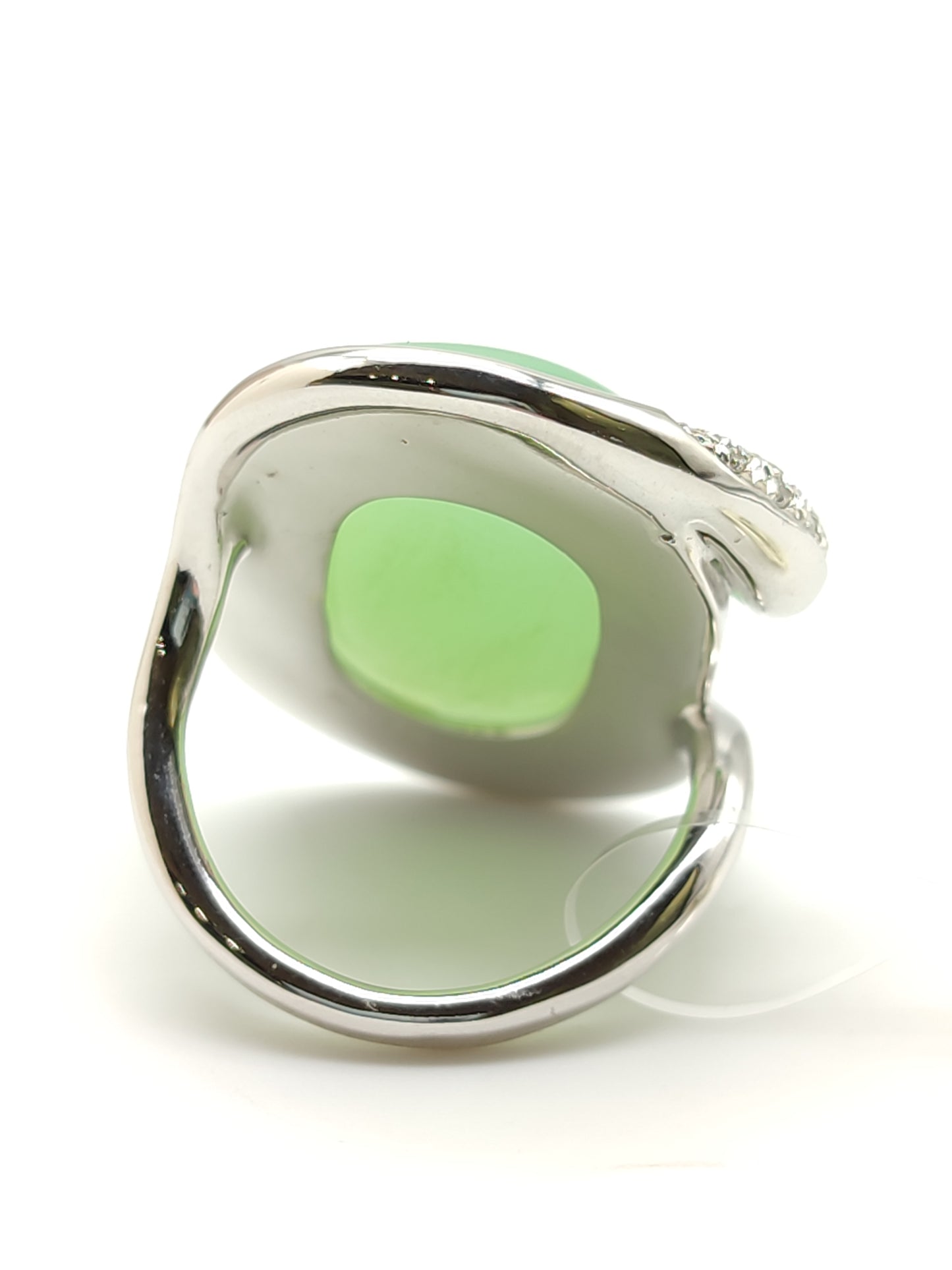 Pavan - Gold ring with chalcedony and diamonds