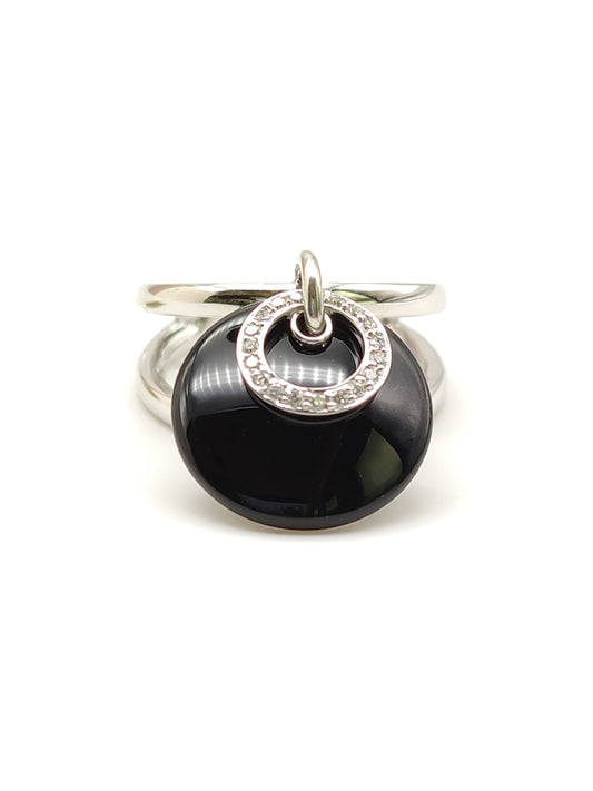 Gold ring with onyx and diamonds