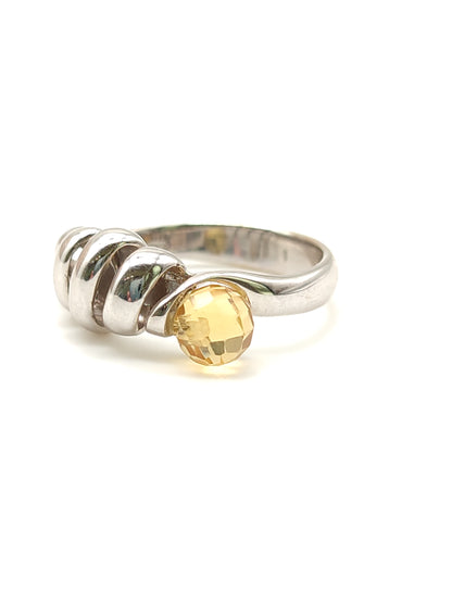 Gold ring with citrine quartz