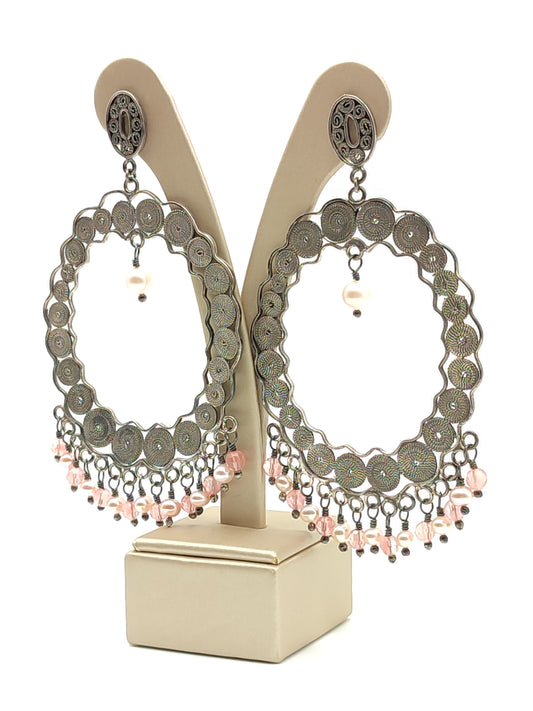 Orecchini in filigrana d'argento con perle e quarzi rosa