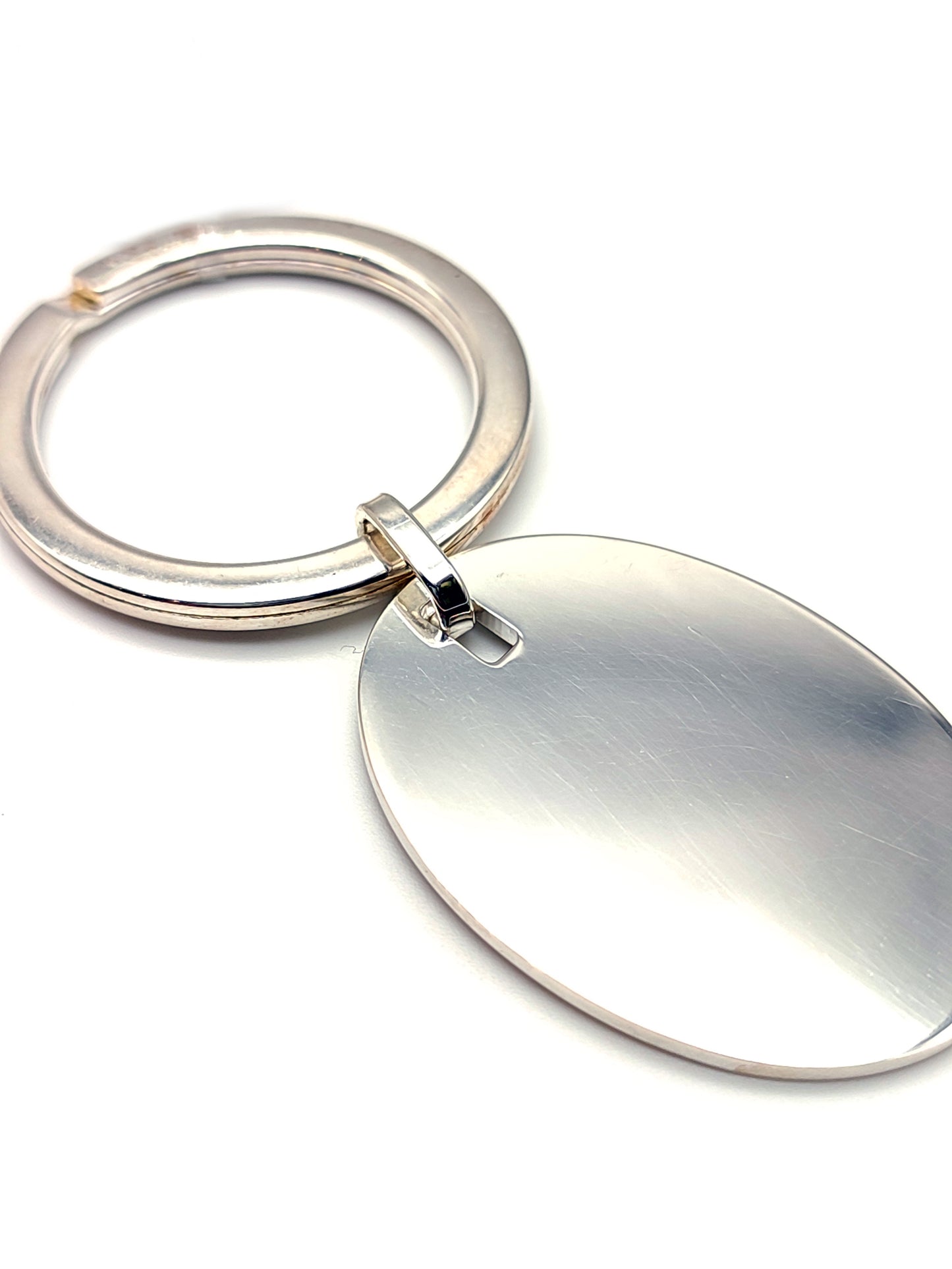 Silver key ring with smooth oval