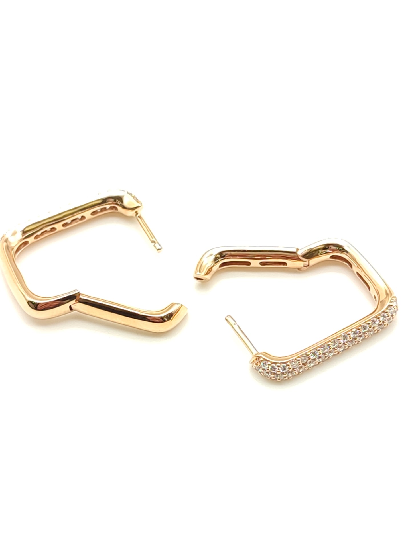 Rectangular earrings in rose gold with diamonds