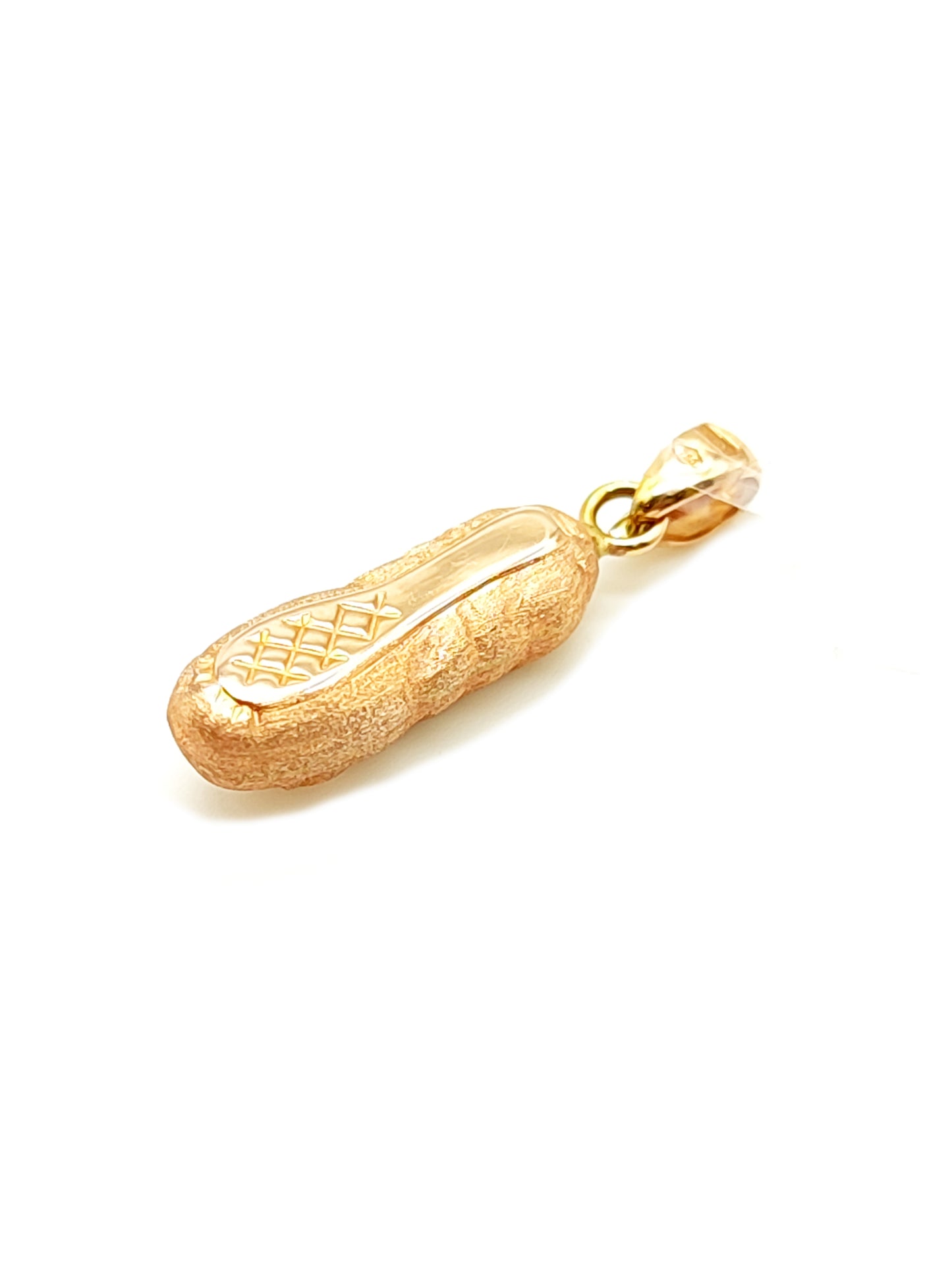 Ballerina shoe pendant in gold