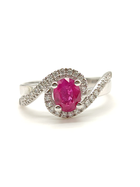 Gold ring with ruby ​​and diamonds