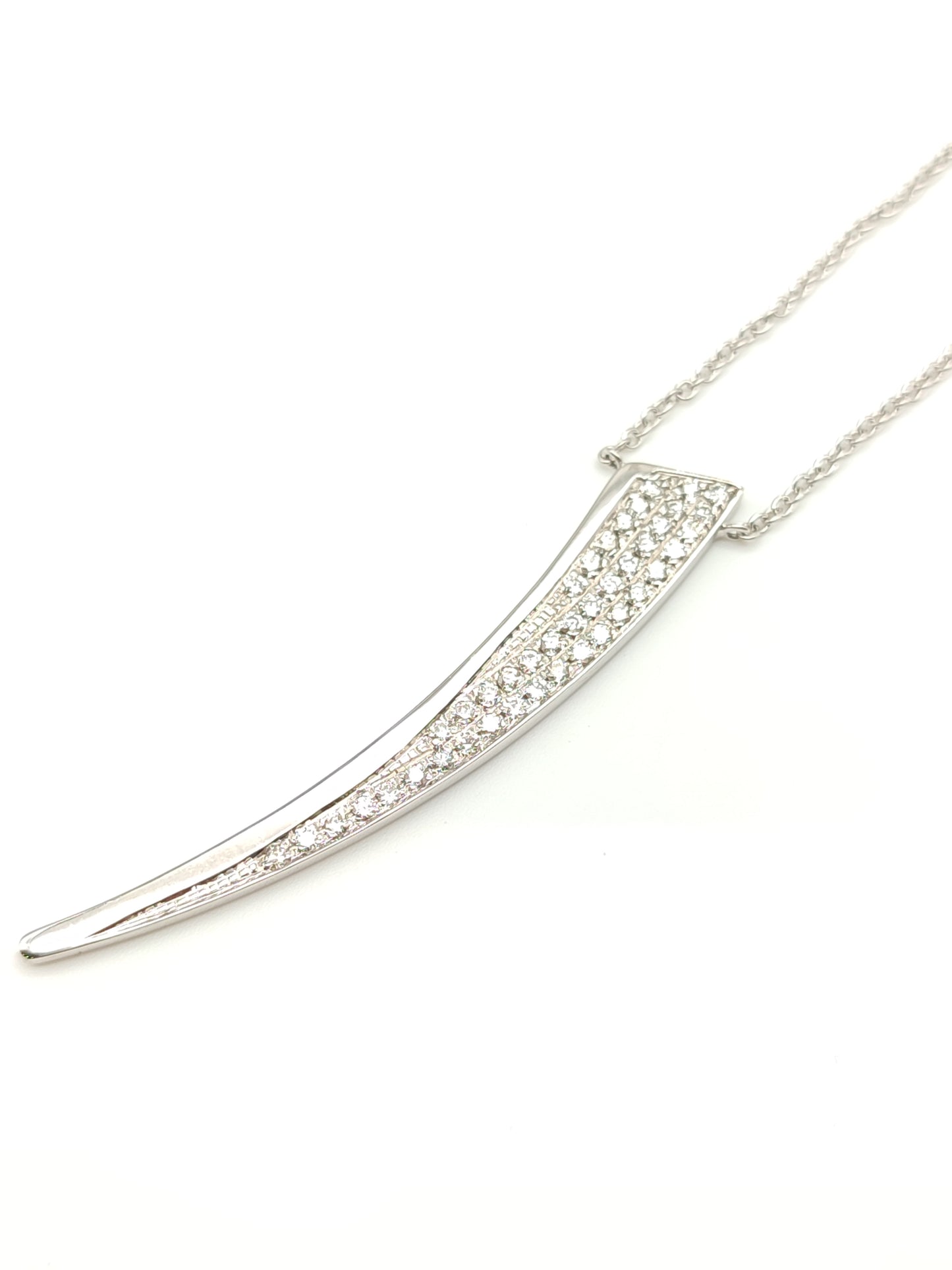 White gold necklace with diamonds