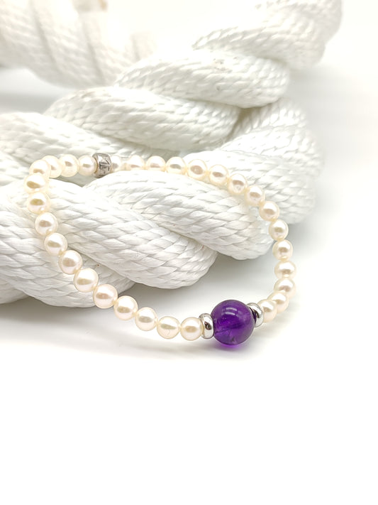 Elastic bracelet with sea pearls and semiprecious stones