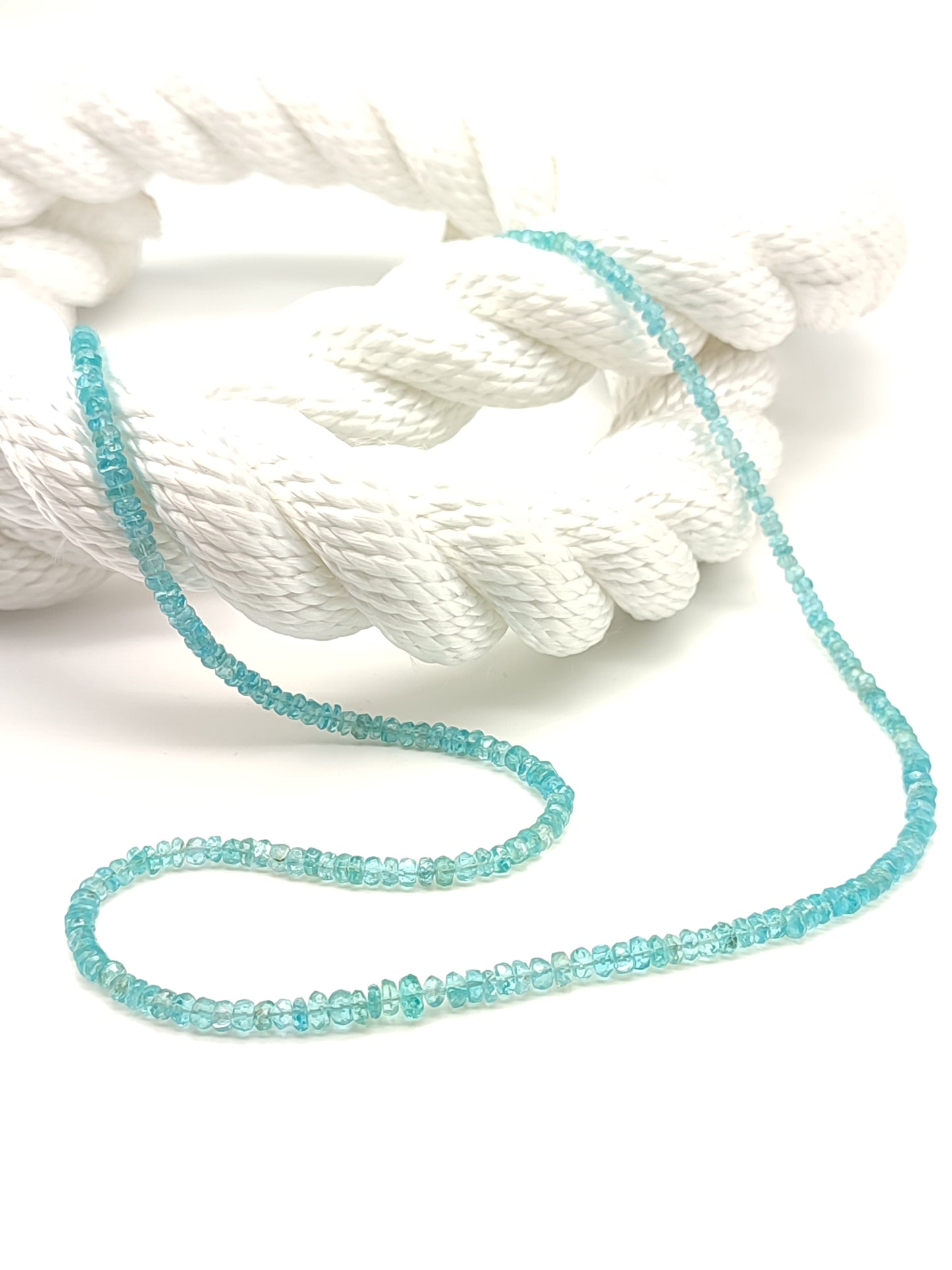 Silver necklace with apatite