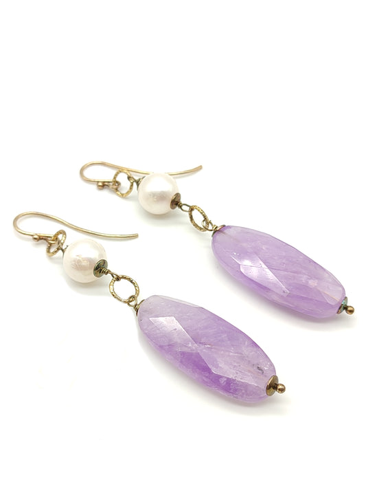 Dangle earrings with amethyst and pearls