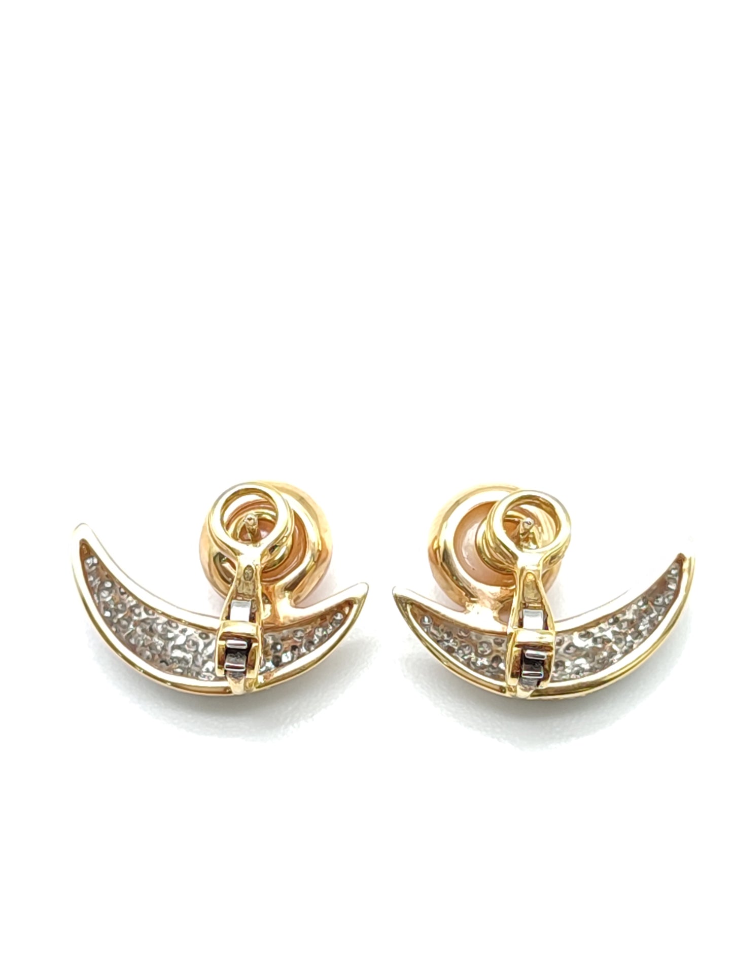 Gold and platinum earrings with diamonds