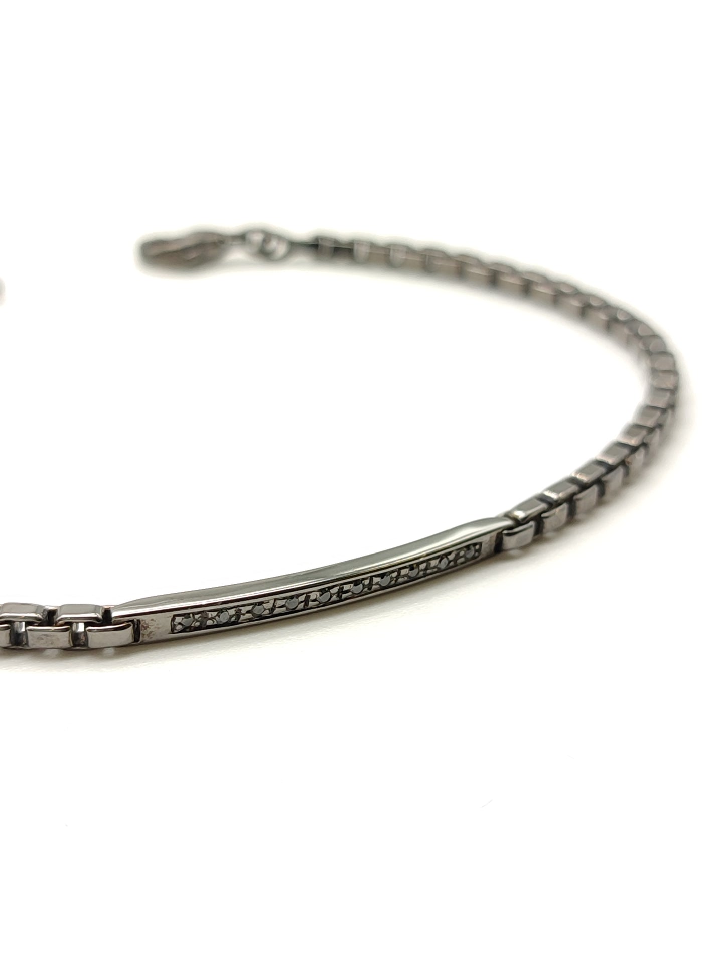 Silver bracelet with black diamonds