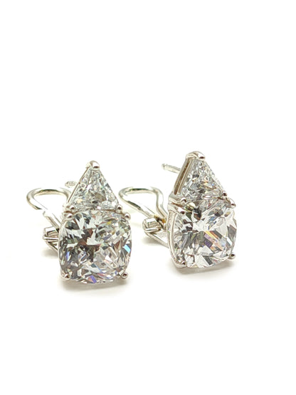 Silver lobe earrings with zircons