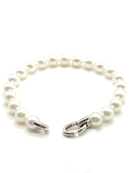Pearl bracelet and gold clasp