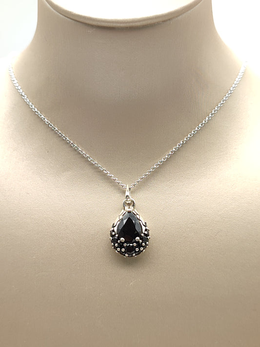 Choker with black spinel pendant