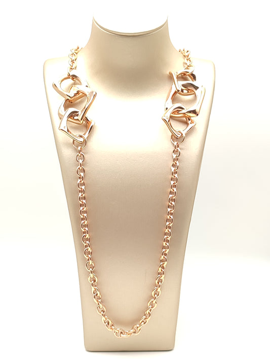 Long necklace with geometric weaves