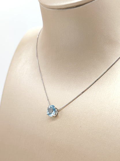 White gold necklace with aquamarine