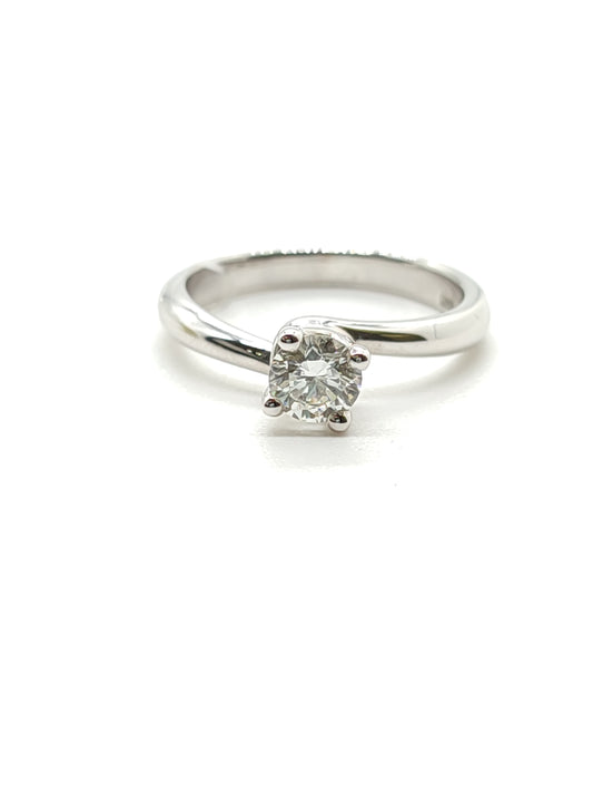 Gold solitaire ring with 0.50ct diamond
