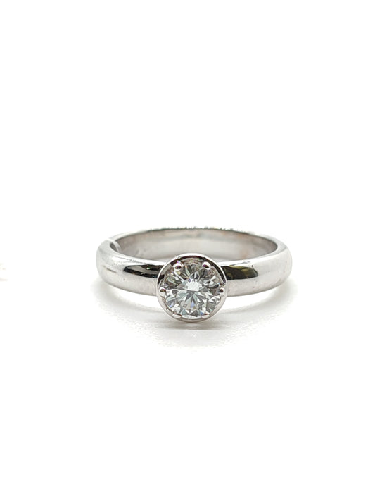Gold solitaire ring with 0.56ct diamond