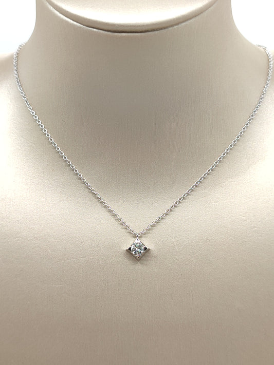 Gold necklace with 0.24ct light point diamond