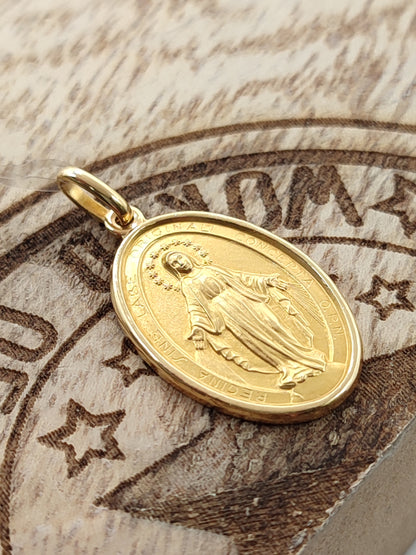 Gold pendant Miraculous Madonna 20 X 25 cm