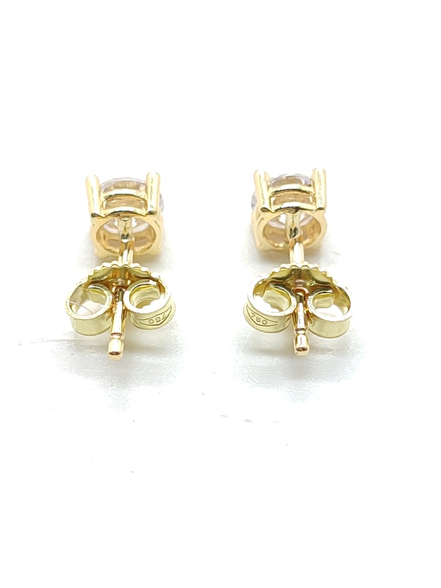 Lobe earrings in wire gold and 5 mm zircons