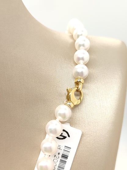 Gold necklace with MIkimoto pearls