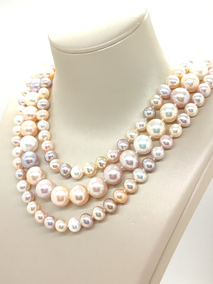 3-strand gold necklace with multicolored layered pearls