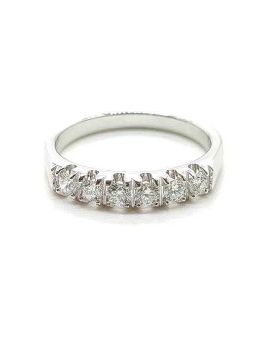 Half wedding band ring in gold with 0.39ct diamonds