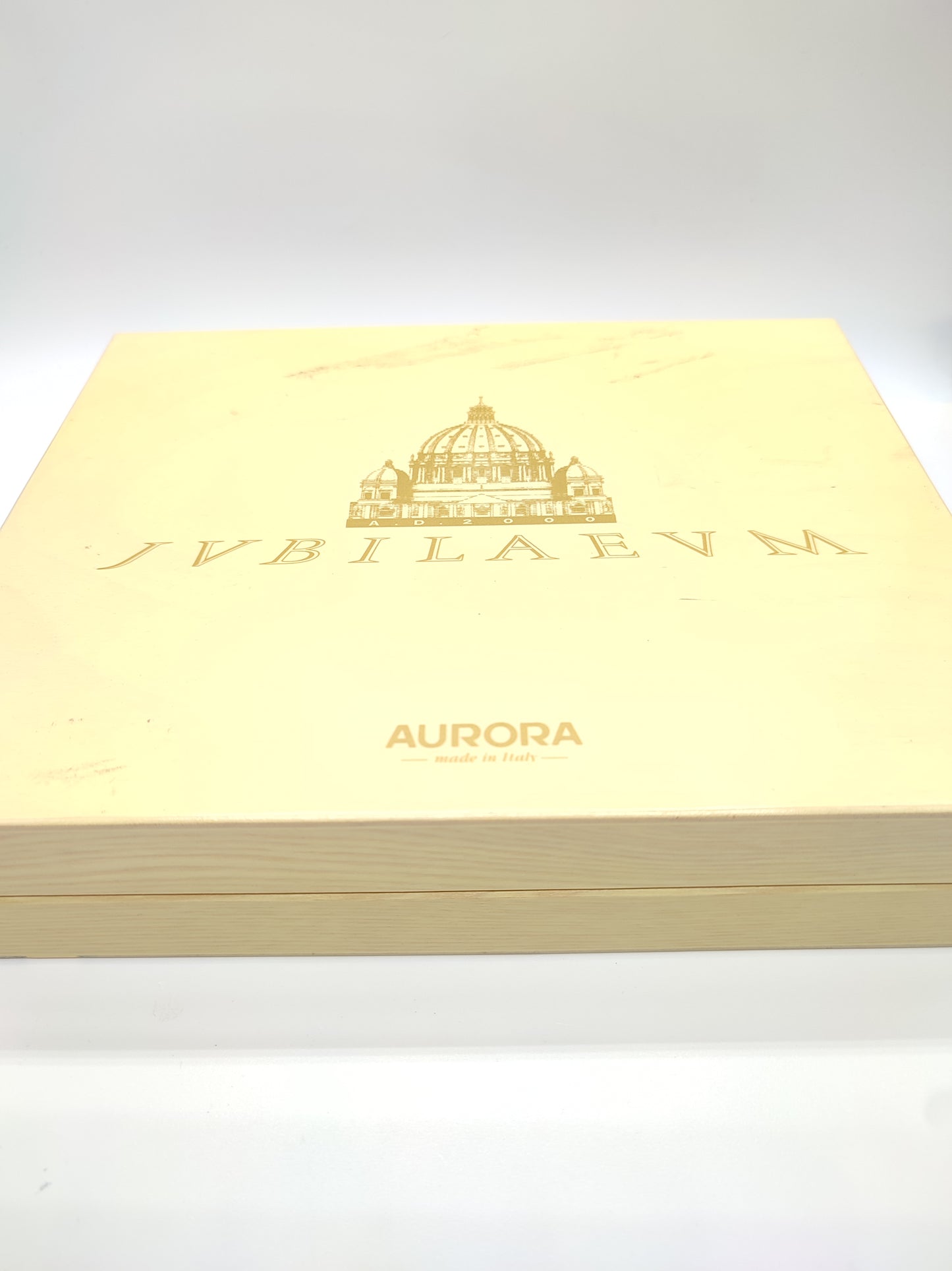 Aurora L.edition Jubilee AD 2000 pen box set in gold 1607/2000 pieces.