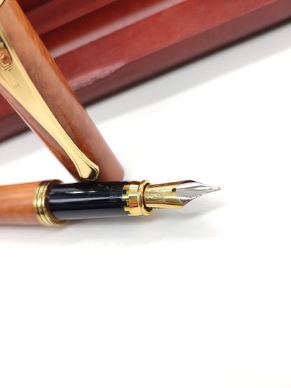 Penna stilografica in legno