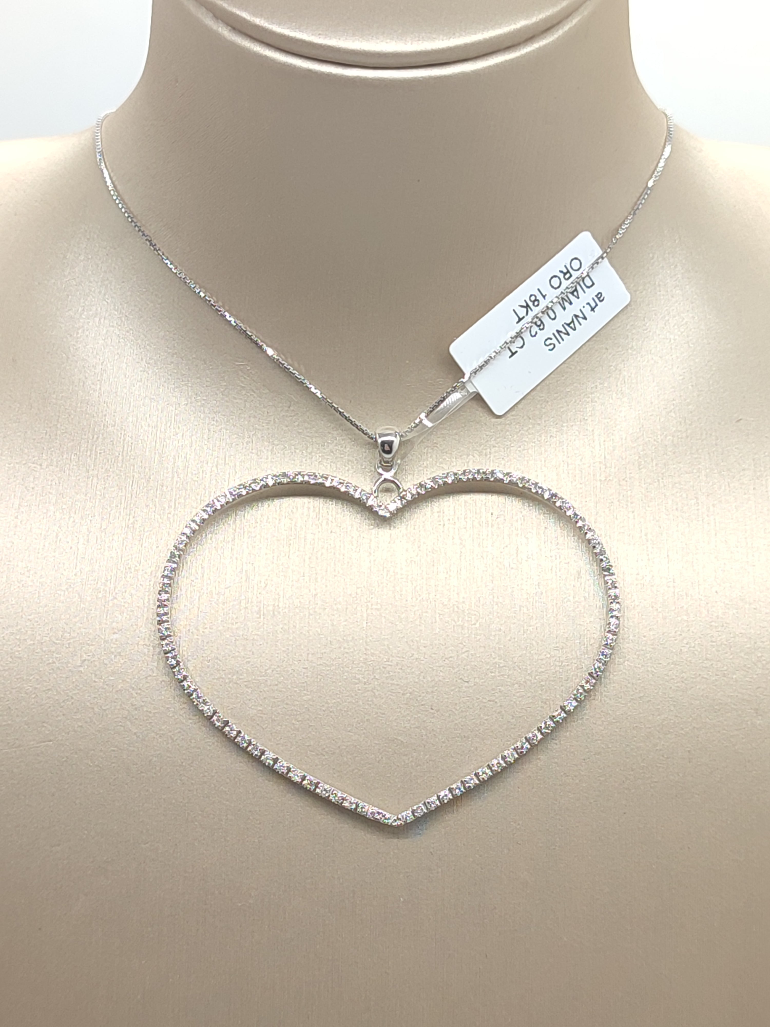 Nic and syd sales heart necklace