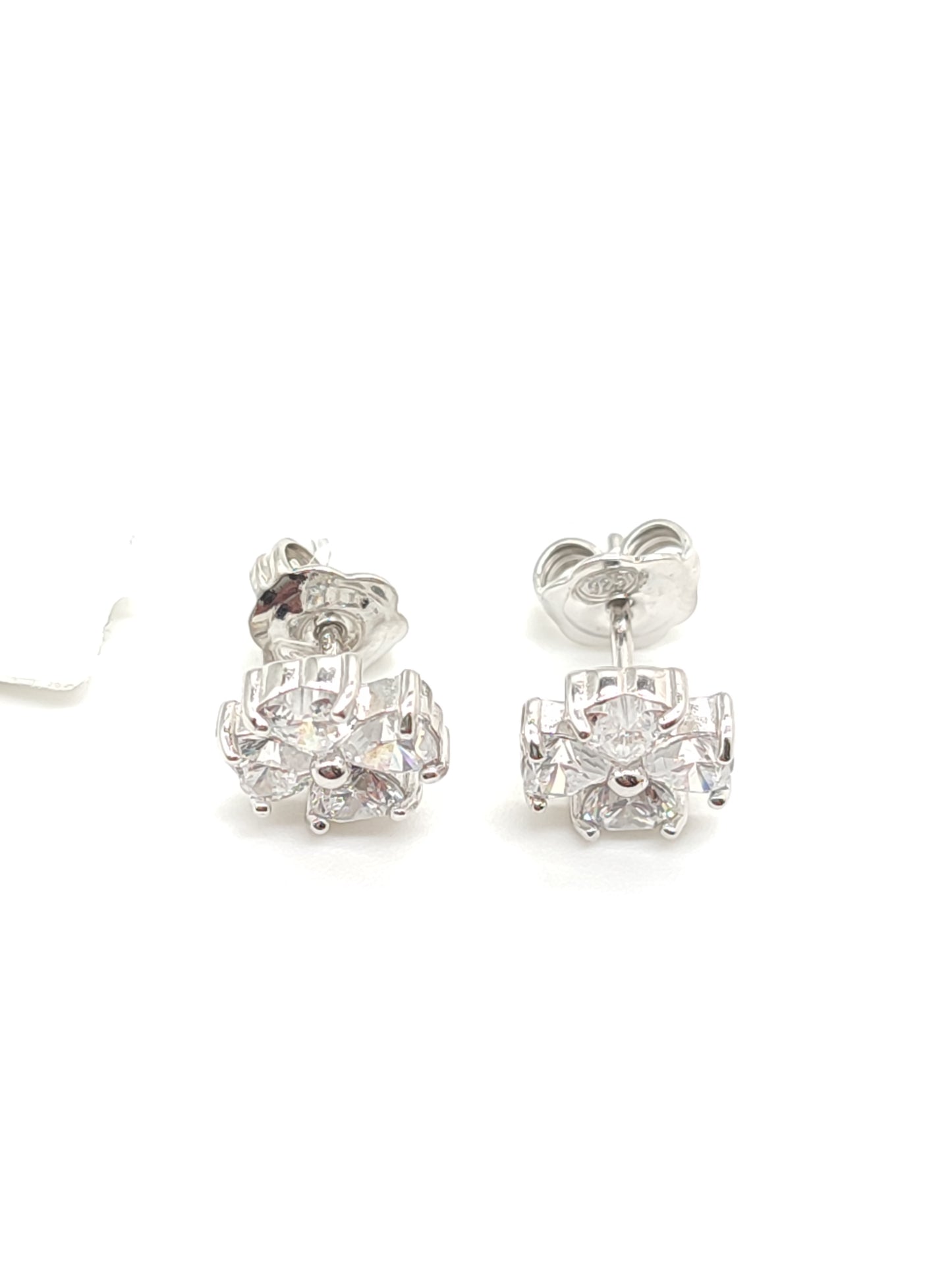 Flower heart zircon earrings