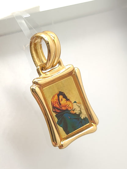 Madonna pendant enamelled in gold