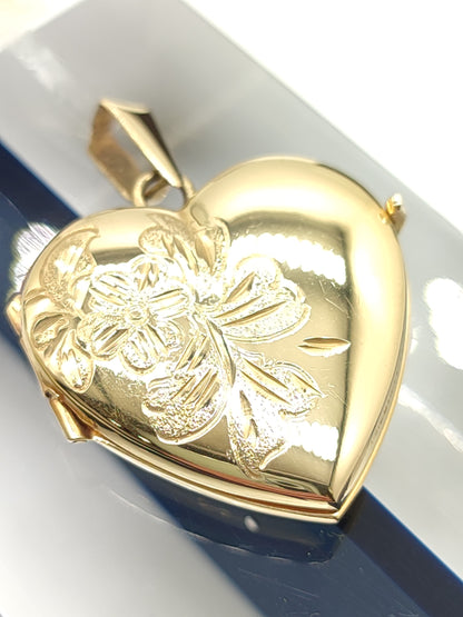 Gold heart photo holder pendant