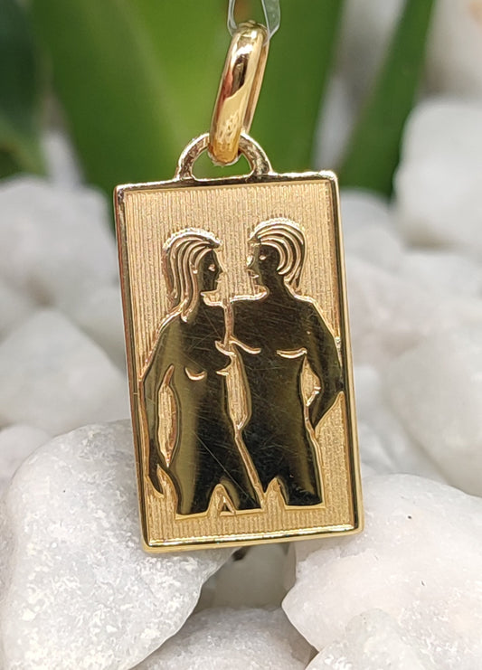 Gemini zodiac yellow gold pendant