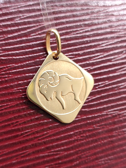 Aries zodiac yellow gold pendant
